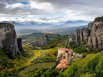 ΣΤΗ "ΜΑΓΕΙΑ" ΤΟΥ ΚΟΖΙΑΚΑ & ΤΗΣ ΛΙΜΝΗΣ ΠΛΑΣΤΗΡΑ ΣΤΗ "ΜΑΓΕΙΑ" ΤΟΥ ΚΟΖΙΑΚΑ & ΤΗΣ ΛΙΜΝΗΣ ΠΛΑΣΤΗΡΑ